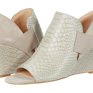 Donald Pliner Lizzy Light Taupe Sandal
